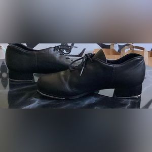 Capezio barely worn Tap Shoes